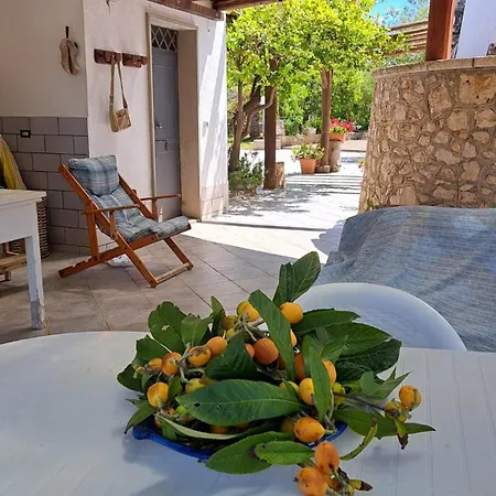 Trullo Peppelilla Tatil Evi *