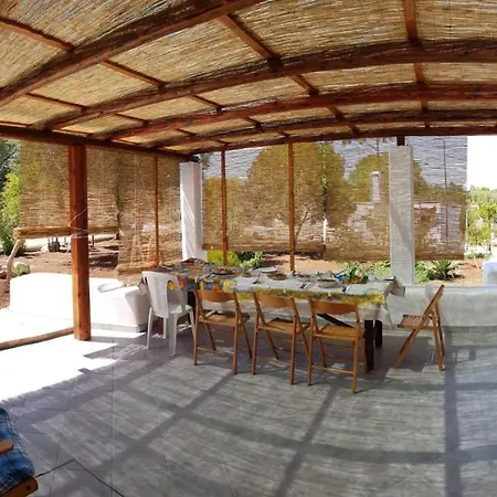 Trullo Peppelilla 別荘 *