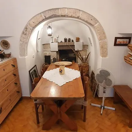 Trullo Peppelilla カロヴィーニョ